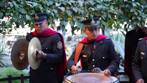 Musiker-Spielen-Schlagzeug-Und-Becken-Der-Salta-Musikkapelle-In-Argentinien