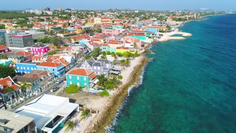 Karibische-Stadt-Und-Tropische-Küste-Des-Bezirks-Punda-In-Willemstad,-Curacao
