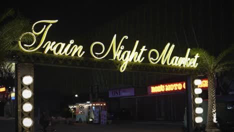 Mercado-Nocturno-De-Trenes-De-Bangkok-En-Tailandia