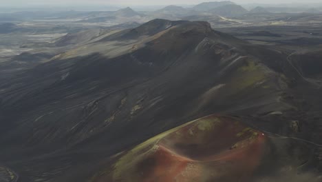 Cráter-Volcánico-Raudaskal-Cerca-Del-Volcán-Hekla-En-El-Sur-De-Islandia