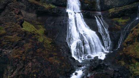 Luftaufnahme:-Wasserfall-Rjukandafoss,-Ein-Verborgener-Schatz-Inmitten-Der-Unberührten-Wildnis-Islands