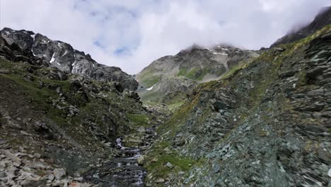 Glacier-of-Fellaria-in-Valmalenco-of-Valtellina,-Province-of-Sondrio-in-Italy