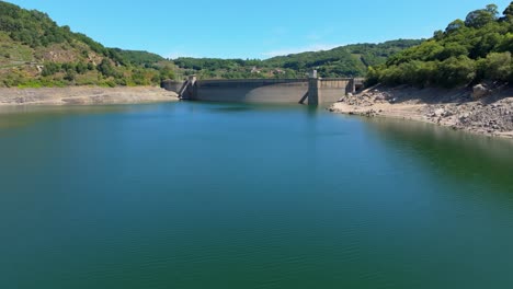 Flying-Over-The-Artificial-Reservoir-In-Minho-River---Encoro-de-Belesar