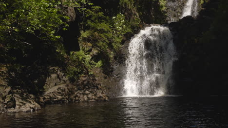 Rha-Wasserfall-Auf-Der-Insel-Skye-4k