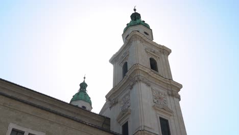 Turm-Des-Salzburger-Doms-An-Sonnigen-Tagen