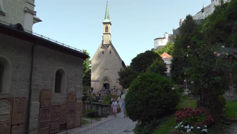 Salzburger-Erzabteiturm-In-St.-Friedhof-Der-Petersabtei