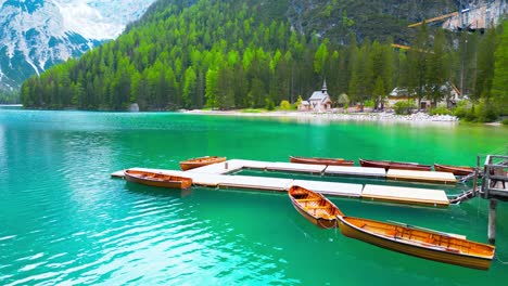Pragser-Wilds,-Italy:-Alpine-serenity-meets-vibrant-waters