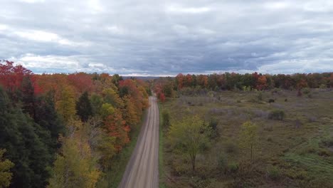 Aerial-View-Of-Peak-Fall-Colours-In-Caledon,-Ontario