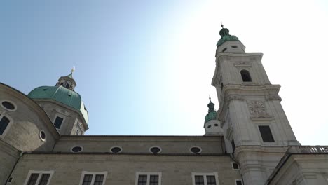 Pared-Lateral-Y-Torres-De-La-Catedral-De-Salzburgo.