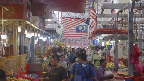 Bunter-Obstmarkt-Unter-Freiem-Himmel-In-Kuala-Lumpur