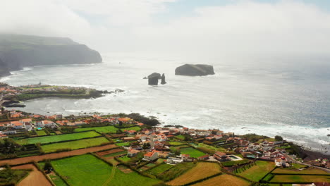 Vista-Pintoresca-De-La-Costa-En-Sao-Miguel,-Azores---Portugal