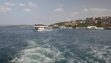 Bosphorus-Cruise-boat-follows-the-turbulent-wake-of-passenger-ferry