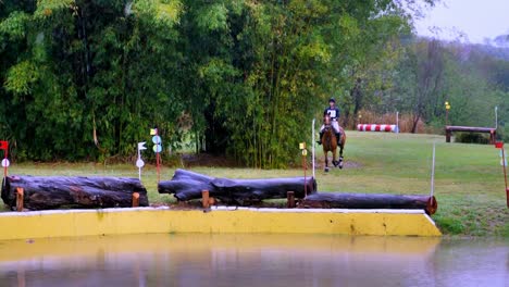 Panoramic-images-of-a-cross-country-equestrian-competition