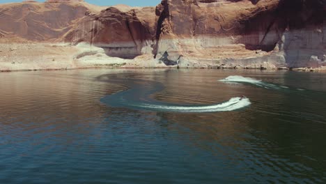 Breathtaking-Aerial-View-of-Waverunner-Jet-Ski's-in-Lake-Powell-Canyon