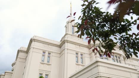 Bountiful-LDS-Mormon-Temple,-Low-Angle-Reveal-of-Beautiful-Architecture
