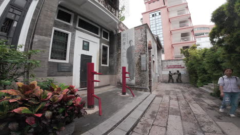 Alley-leading-to-Bruce-Lee-ancestral-house-in-Guangzhou,-China