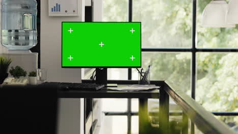 Leeres-Büro-Mit-Greenscreen-Desktop