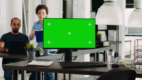 Greenscreen-Vorlage-Auf-Dem-PC-Im-Büro