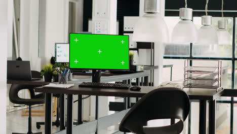 Greenscreen-Monitor-Im-Coworking-Space