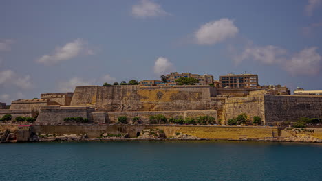 Fortification-walls-of-Valetta-city,-time-lapse-view