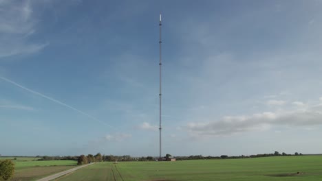 Communication-Tower-Zoom-In-Effect-GSM-Cell-Phone-Antenna---Dolly-In-Shot