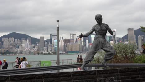 Fiesty-bruce-lee-statue-at-avenue-of-stars-at-Tsim-Sha-Tsui-Hong-Kong
