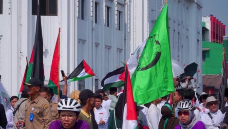 A-pro-Palestine-demonstration-in-the-streets-of-Yogyakarta,-Indonesia