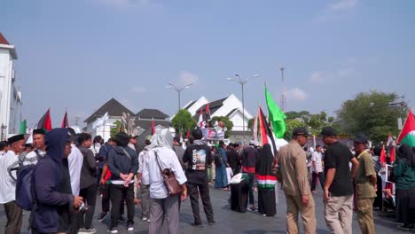 A-pro-Palestinian-protest-as-fighting-between-Israeli-forces-and-Islamist-Hamas-continues