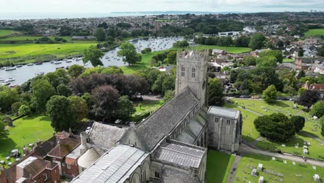 Christchurch-Priory-Dorset-Großbritannien-Drohnen-Luftaufnahme