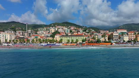 Coastline-of-colorful-Varazze-town-in-Liguria,-Italy