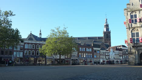 Rathaus-Von-Gouda-Und-Sint-Jan-Kirche-In-Den-Niederlanden---Schwenk