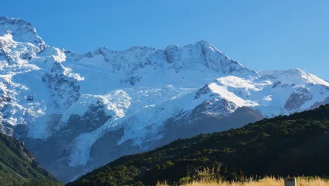 Montañas-Cubiertas-De-Glaciares-En-El-Parque-Nacional-Monte-Cook-De-Nueva-Zelanda