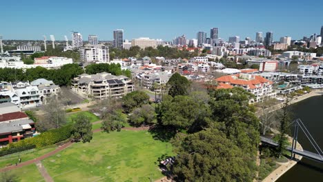 Aerial-view-of-Mardalup-Park-and-Claise-Brook-in-Perth-City,-Australia