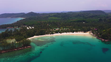 Hotel-resort-in-palm-tree-jungle-on-coast-of-tropical-Koh-Kood-beach