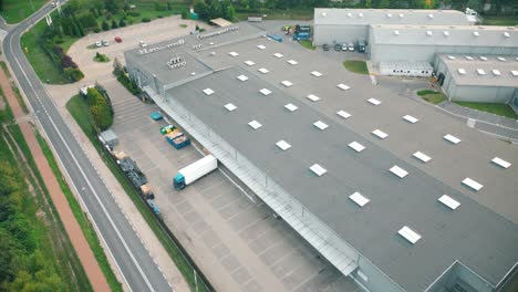 Lagerhallen-Oder-Industriefabrik-Oder-Logistikzentrum-Von-Oben