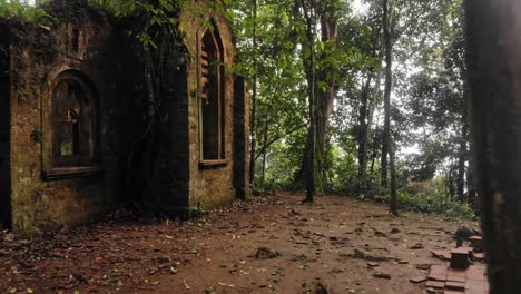 Die-Ruinen-Der-Ba-Vi-Kirche-In-Hanoi,-Vietnam,-Aus-Der-Luft