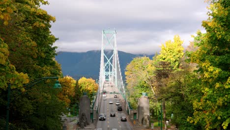 Vancouver,-BC-Canadá,-El-Puente-Lions-Gate,-Conocido-Como-El-Primer-Puente-Estrecho,-Es-Un-Puente-Colgante-Que-Cruza-El-Primer-Estrecho-De-Burrard-Inlet-Y-Conecta-La-Ciudad-De-Vancouver,-Columbia-Británica.