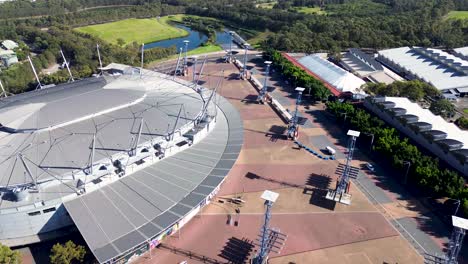 Drohnenantenne-Qudos-Bank-Arena-Sydney-Super-Dome-Show-Ground-Unterhaltung-Konzertort-Flussbeleuchtung-Sydney-Olympic-Park-Homebush-Bay-West-Sydney-Tourismus-NSW-Australien-4k