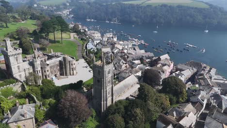 Fowey-Cornwall-UK-Drohne,-Luftaufnahme-Mit-Blick-Auf-Die-Kirche