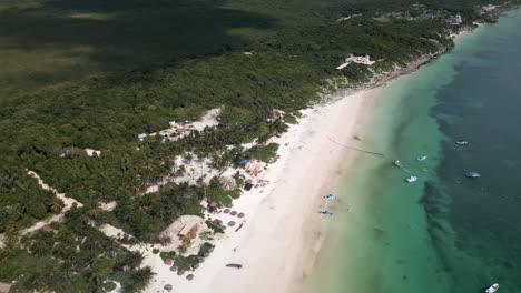 Tulum-México-Ruinas-Mayas-Vista-Aérea-De-Drones-Con-Mar-Caribe-Océano