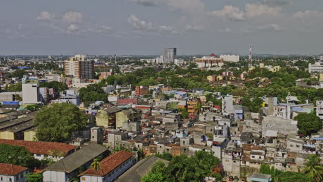 Colombo-Sri-Lanka-Luftaufnahme-V13-Überfluggebiet-10-Von-Pettah-über-Panchikawatta,-Aufnahme-Des-Bevölkerungsreichen-Stadtbildes-Eines-Vorortes,-Der-Für-Seinen-Kfz-Ersatzteilmarkt-Berühmt-Ist-–-Aufgenommen-Mit-Mavic-3-Cine-–-April-2023