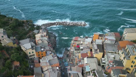 Top-Down-Aerial-View-of-Cinque-Terre-Harbor-in-Italy's-Famous-Tourist-Town