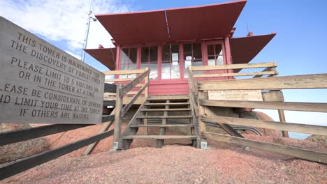 Devil’s-Head-Fire-Lookout-viewed-from-the-front,-static