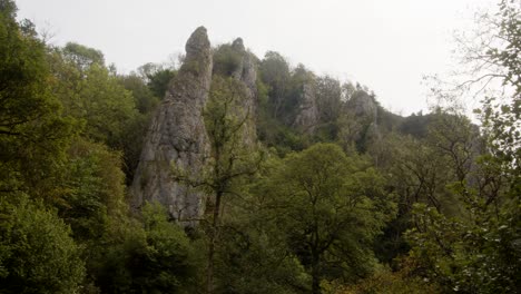wide-shot-of-pillar-rocks-at-Dovedale