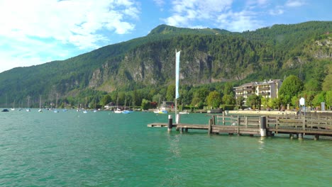 Pier-and-Seepromenade-of-Saint-Gilgen-Spa-Town-with-View-to-Lake-Wolfgang-on-Sunny-Day