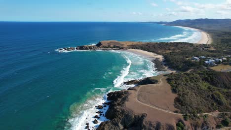 Ein-Blick-Auf-Shelly-Beach-Und-Emerald-Beach-Landzunge-In-New-South-Wales,-Australien