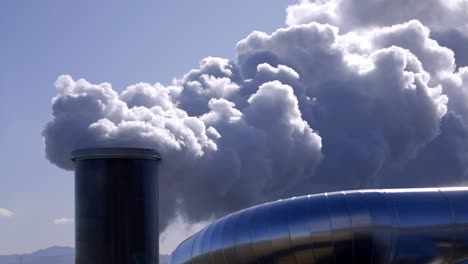 Emisión-De-Carbono-A-La-Atmósfera-Por-Tuberías-Industriales,-Humos-Tóxicos-De-Fábrica.