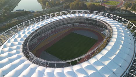 Drone-Orbita-Sobre-El-Centro-Deportivo-Nacional:-Nuevo-Estadio-Moderno-En-Budapest
