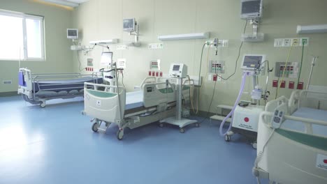 Empty-medical-beds-in-the-hospital-ward,-Modern-medical-intensive-care-wards-and-equipments-for-children-with-burns,-Honduras
