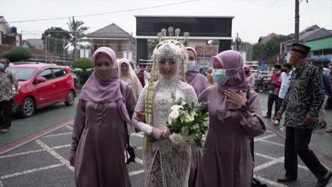 Traditionelle-Indonesische-Hochzeit